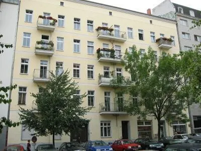 Schöne und sanierte 1-Zi-Altbau-Whg. im Prenzlauer Berg - Besichtigung am Sonntag, 21.06.2026 — photo 1